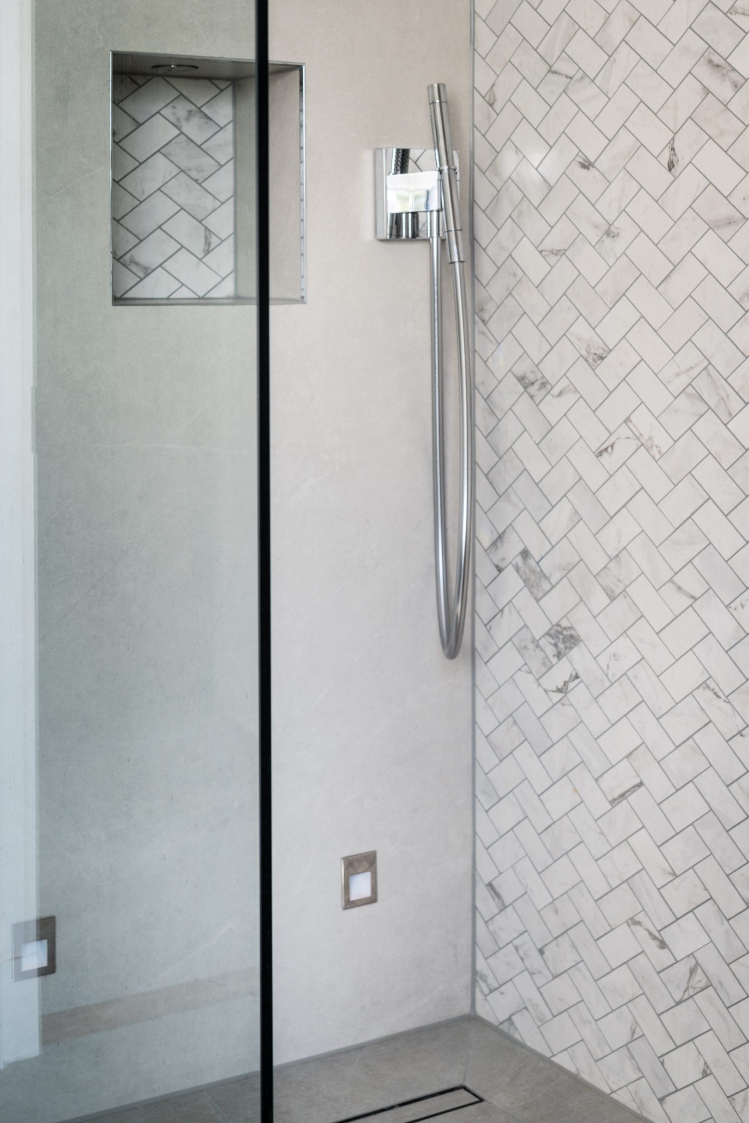 modern shower design bathroom tiles